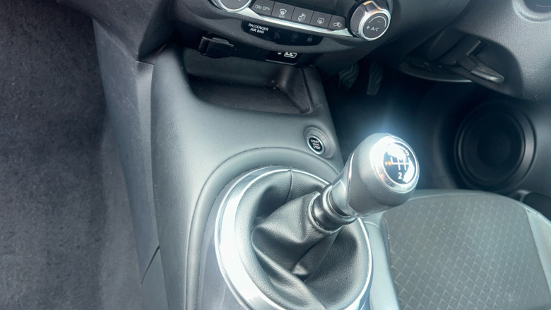 Nissan Juke 1.0 DiG-T 114 N-Connecta 5dr Petrol Hatchback